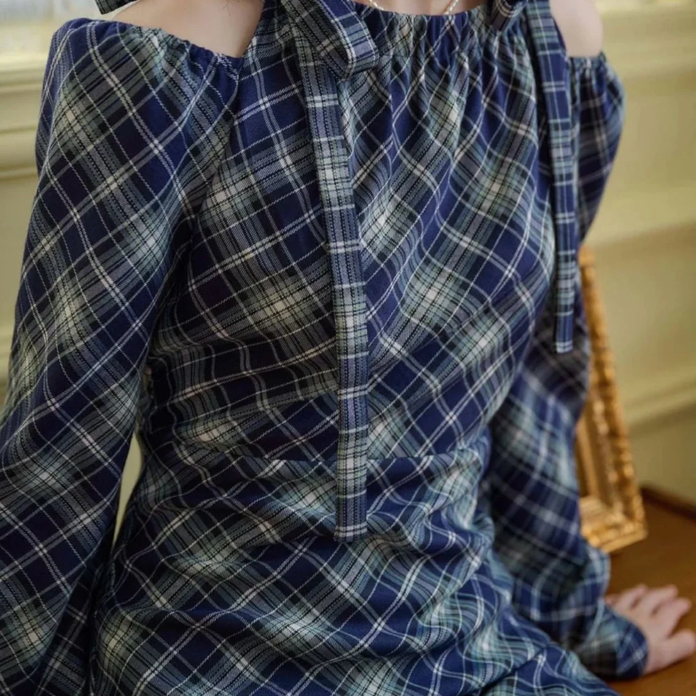 💙Vintage Cold-Shoulder Navy Plaid Midi Dress with Long Sleeves Like New size S - Picture 3 of 14